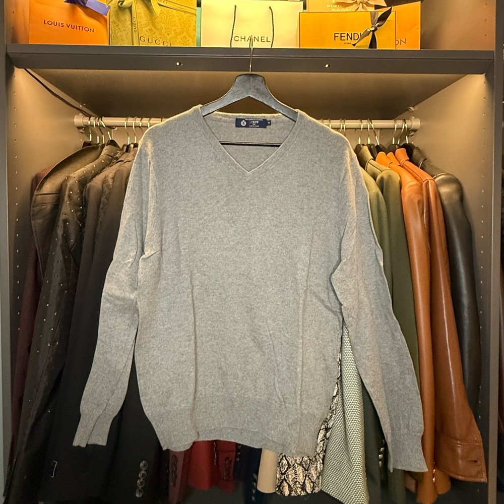 Men’s Turquoise J.Crew COTTON-CASHMERE V-Neck Sweater in Light Grey